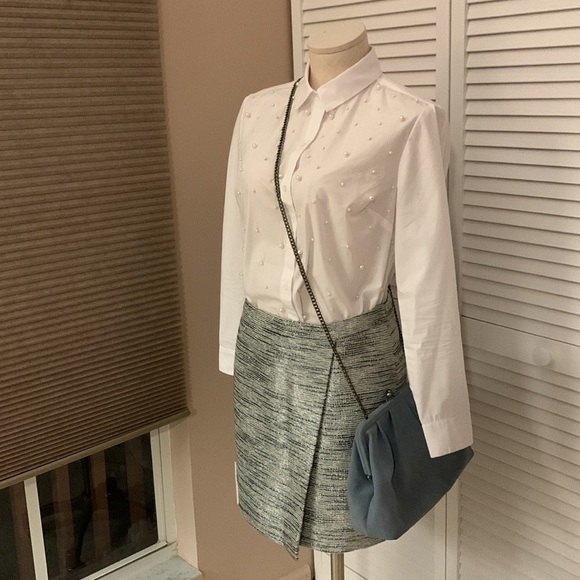 CHARTER Club size M, white button down shirt, cotton and polyester mix. - Picture 3 of 17